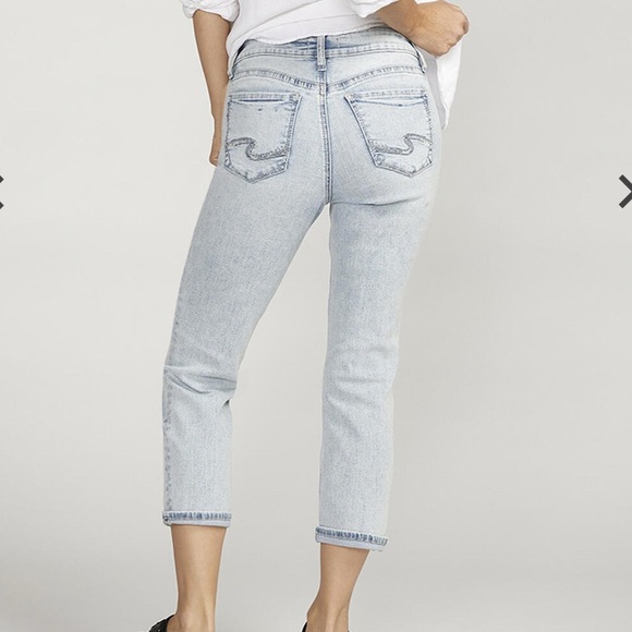Silver Jeans Elyse NWT $74 Mid Rise Curvy Fit Capri Jeans 28W/23.5 L - Picture 1 of 11